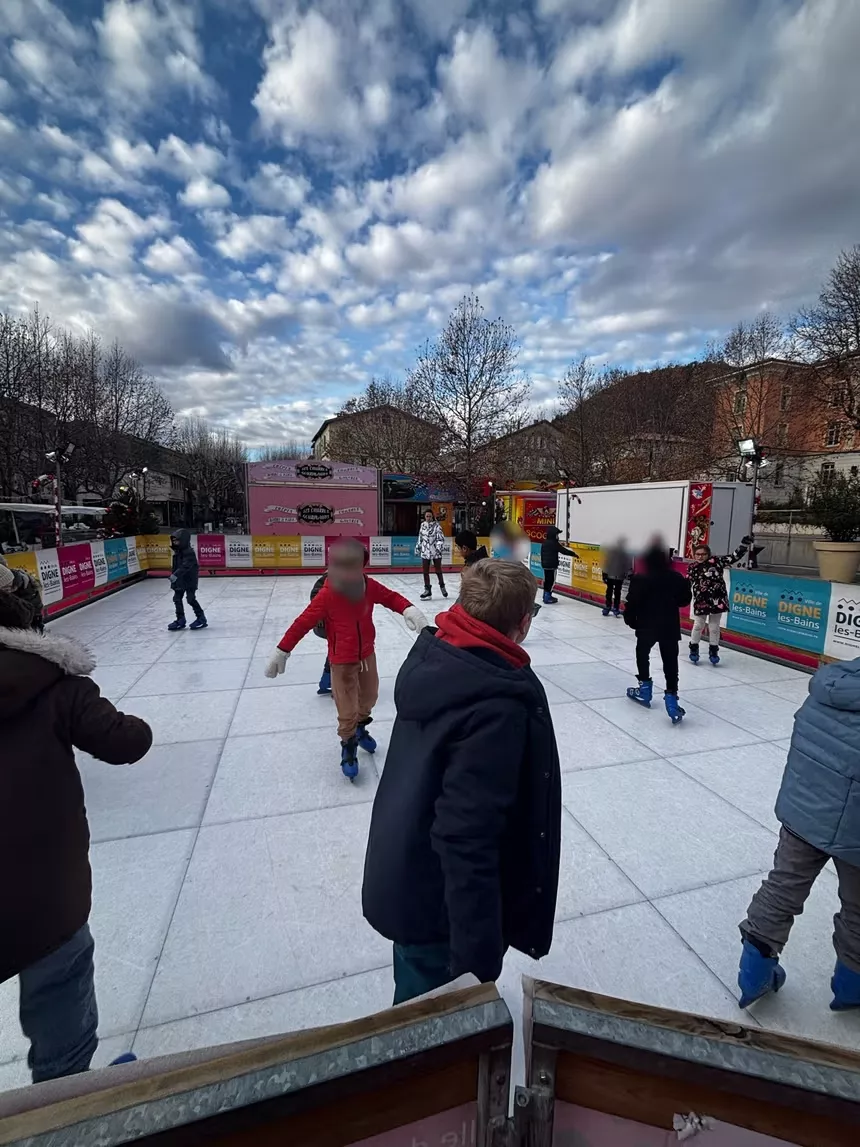 Les CM1 & CM2 à la patinoire !